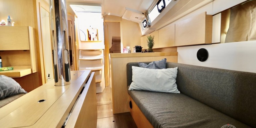 Beneteau Oceanis 38.1