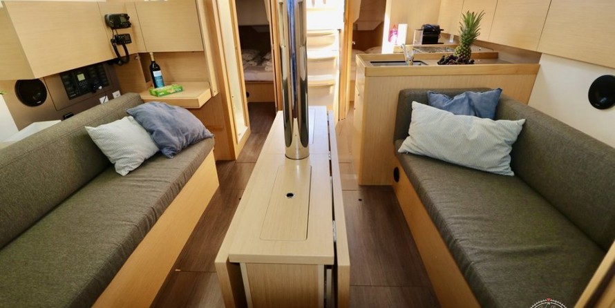 Beneteau Oceanis 38.1