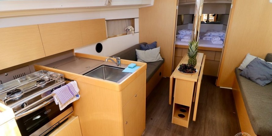 Beneteau Oceanis 38.1