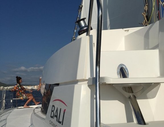 Bali catamarans 4.0 lounge