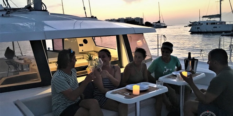 Bali catamarans 4.0 lounge