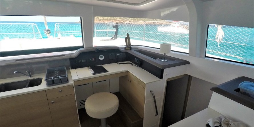 Bali catamarans 4.0 lounge