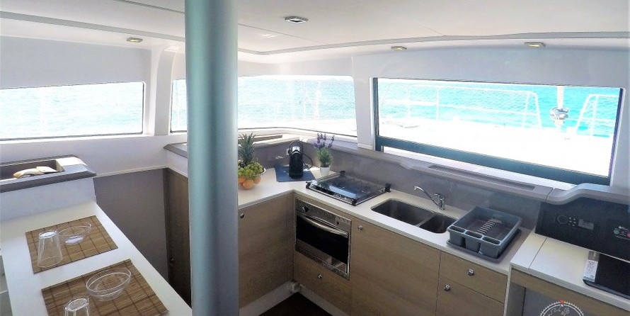 Bali catamarans 4.0 lounge