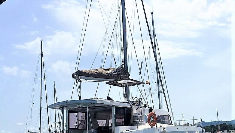 Bali catamarans 4.0 lounge