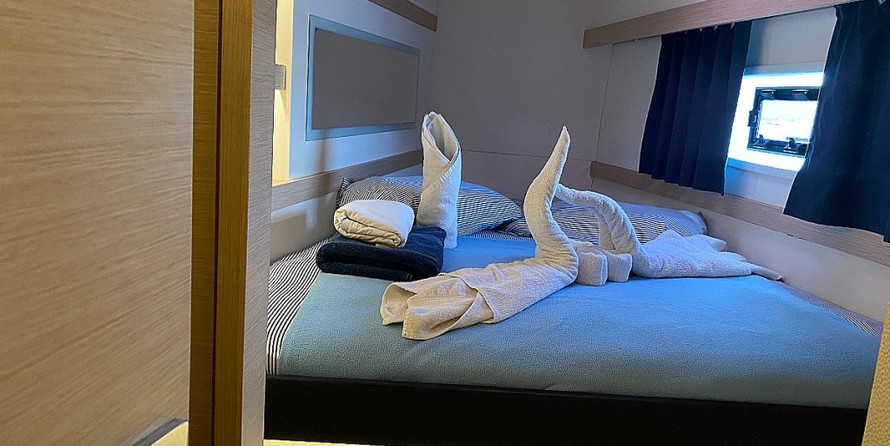 Fountaine Pajot Lucia 40