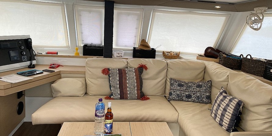 Fountaine Pajot Lucia 40