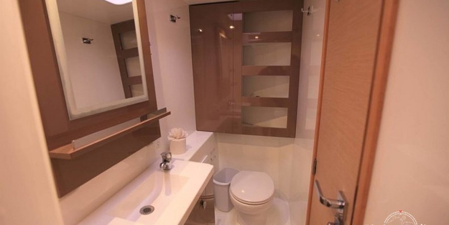 Fountaine Pajot Lucia 40