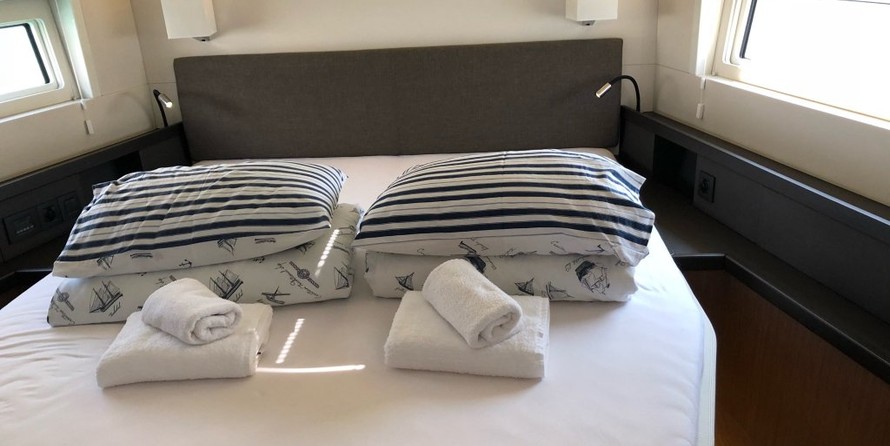 Beneteau Oceanis Yacht 62