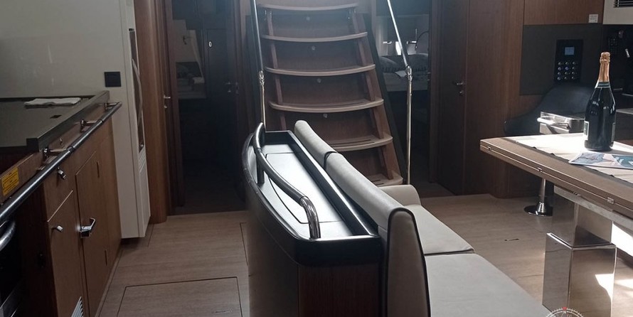 Beneteau Oceanis Yacht 62