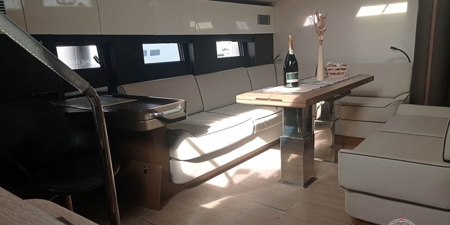 Beneteau Oceanis Yacht 62