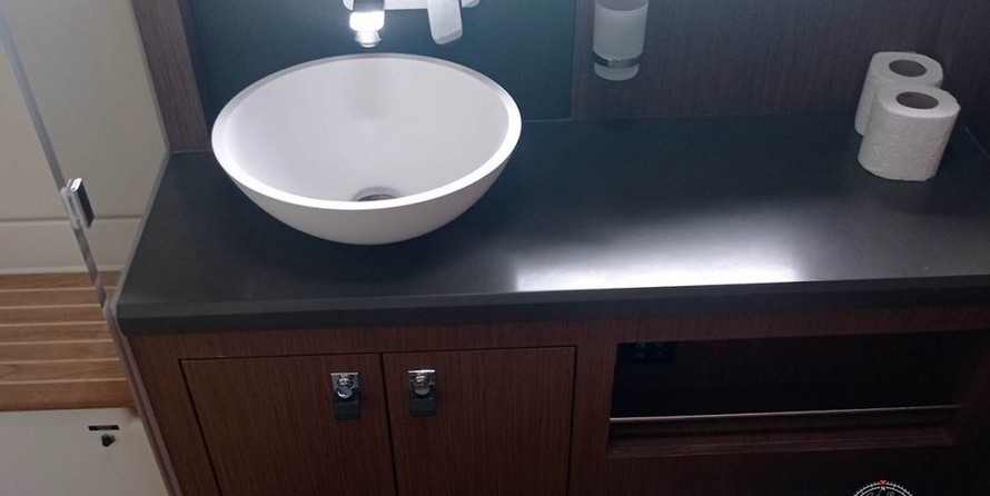 Beneteau Oceanis Yacht 62