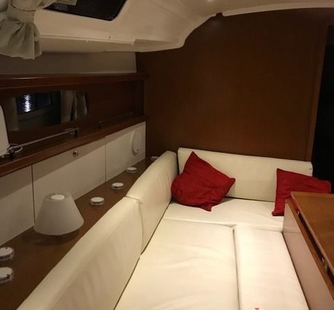 Beneteau Oceanis 37