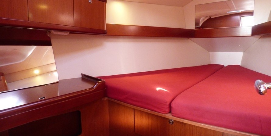 Beneteau Oceanis 37