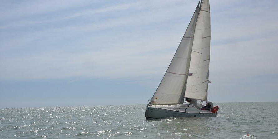 Beneteau First 211