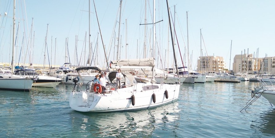 Beneteau Oceanis 40