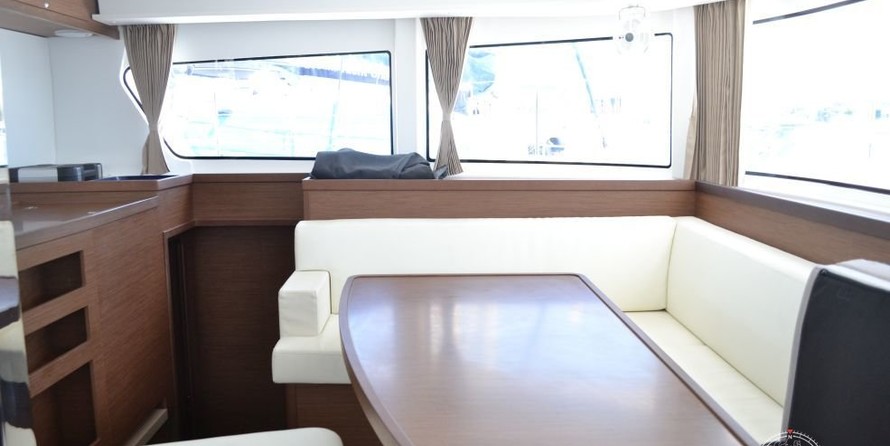 Lagoon 42