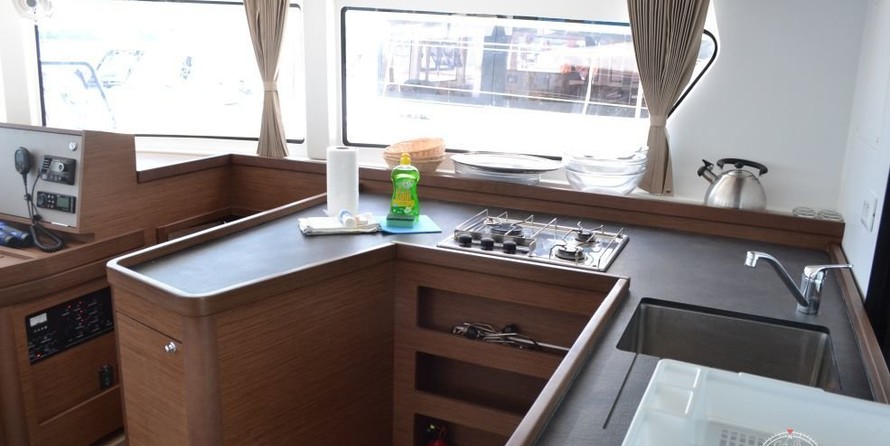 Lagoon 42