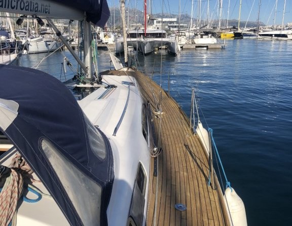 Salona 44