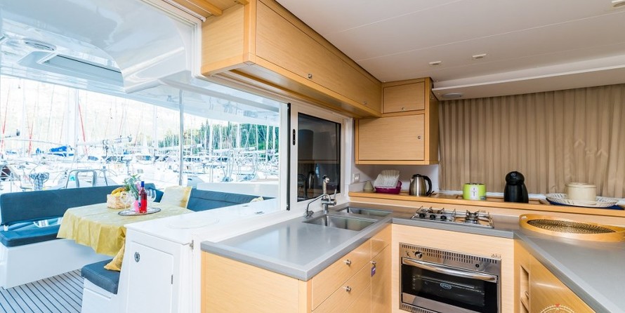 Lagoon 450 F