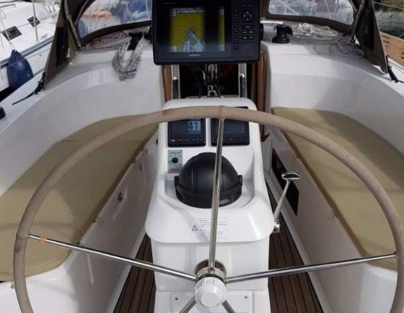 Bavaria 33 Cruiser