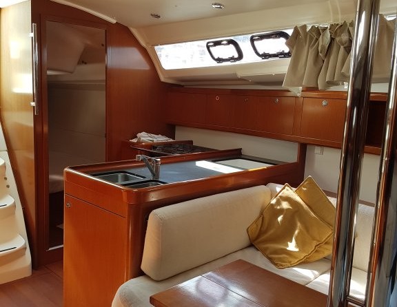 Beneteau Oceanis 373