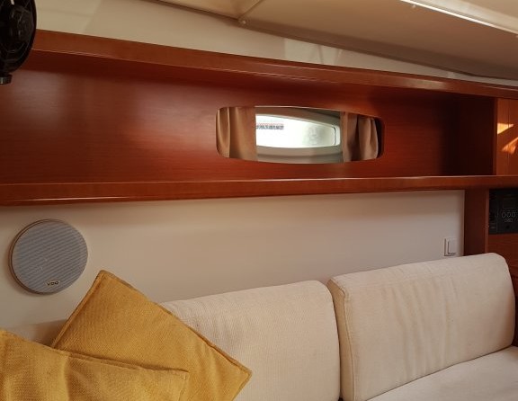 Beneteau Oceanis 373