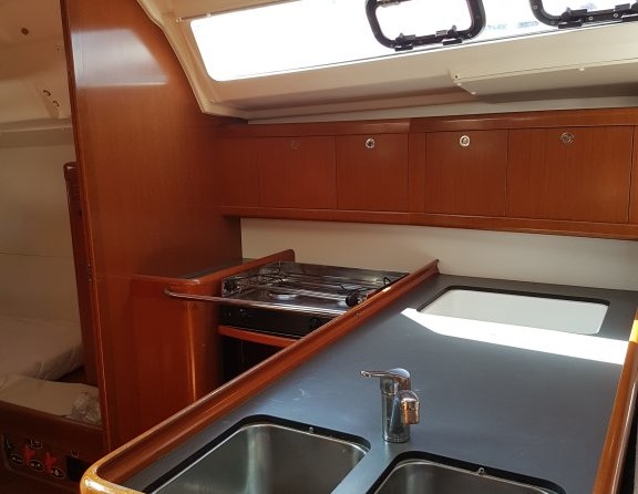 Beneteau Oceanis 373