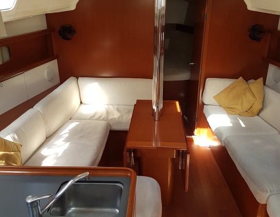 Beneteau Oceanis 373