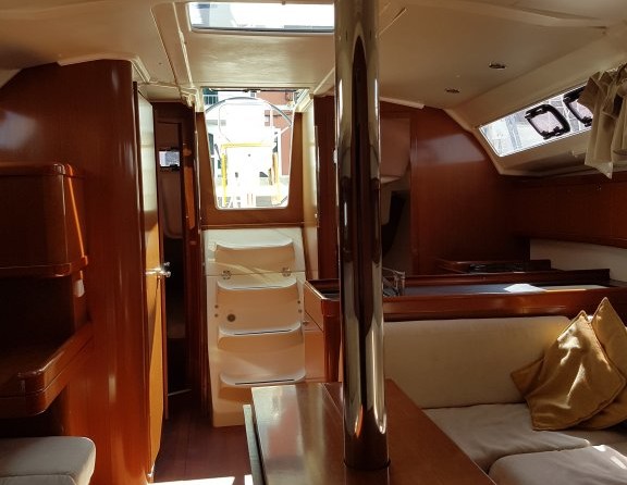 Beneteau Oceanis 373