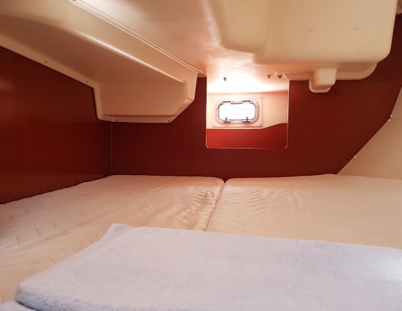 Beneteau Oceanis 373