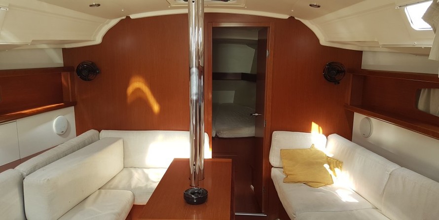 Beneteau Oceanis 373