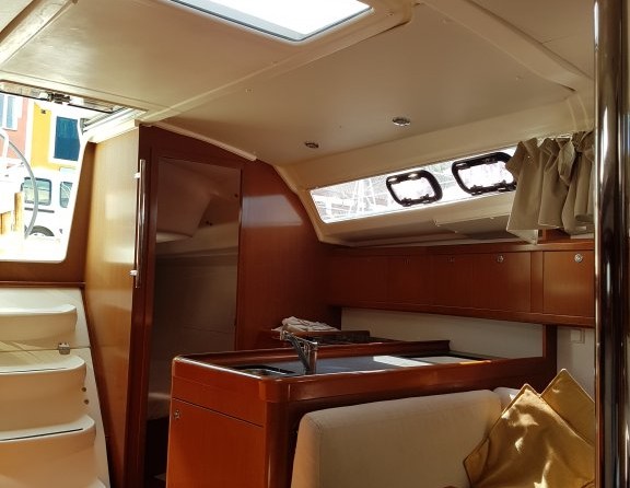 Beneteau Oceanis 373