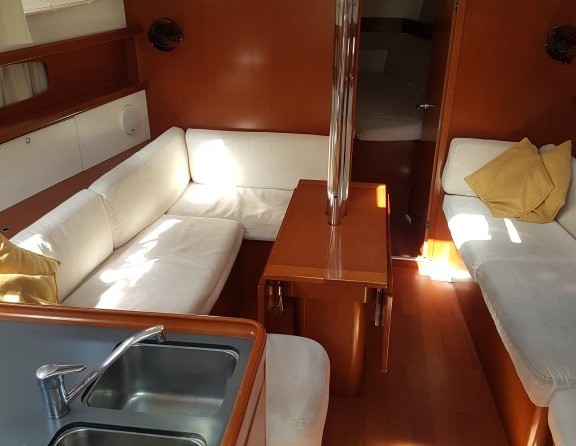 Beneteau Oceanis 373