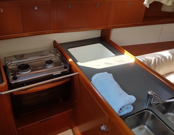 Beneteau Oceanis 373