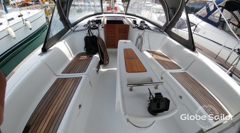 Beneteau Oceanis 43