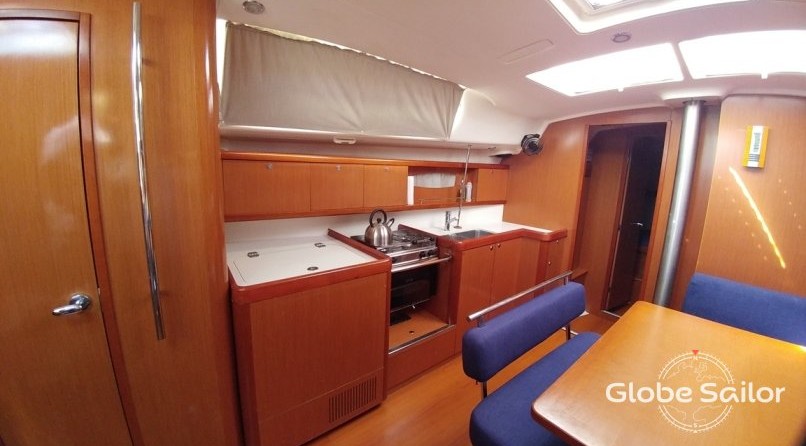 Beneteau Oceanis 43