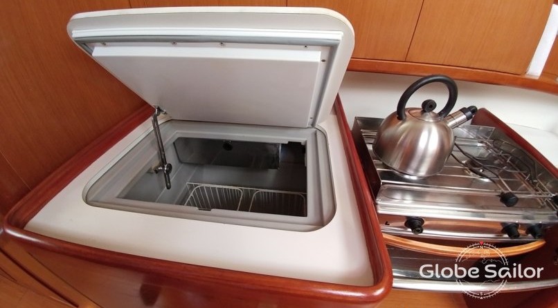 Beneteau Oceanis 43