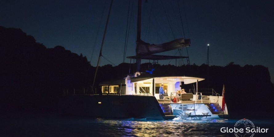 Lagoon 52