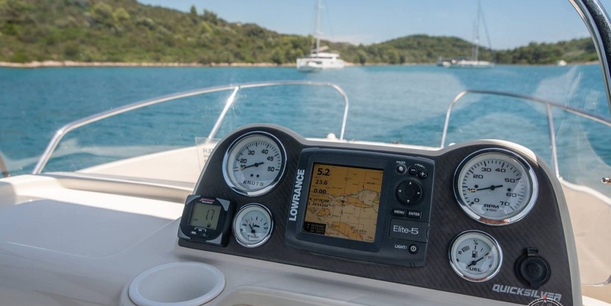 Quicksilver Activ 605 Open