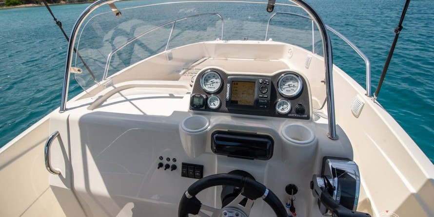 Quicksilver Activ 605 Open