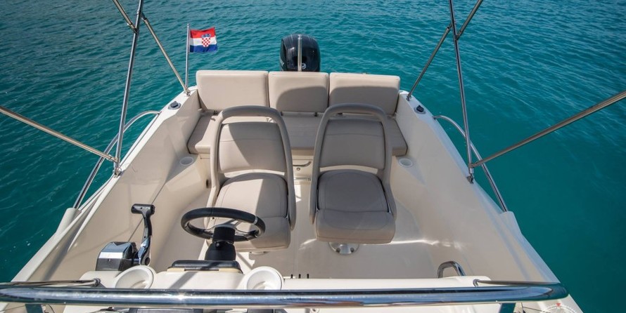 Quicksilver Activ 605 Open