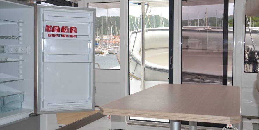 Bali catamarans 4.0 lounge