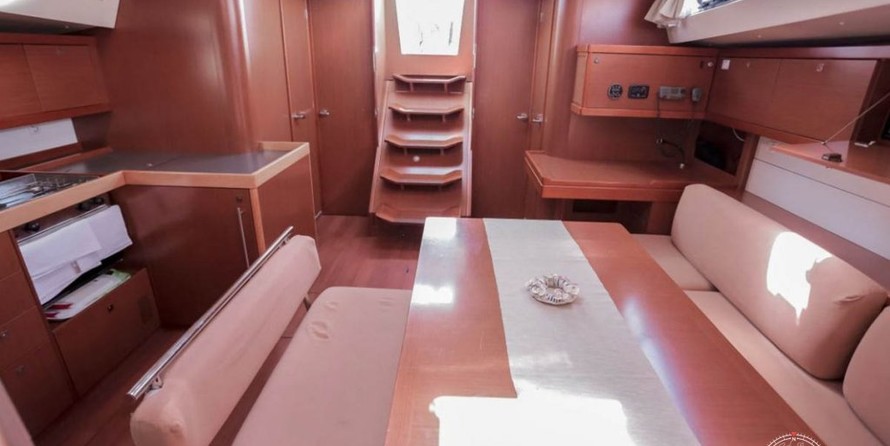 Beneteau Oceanis 48