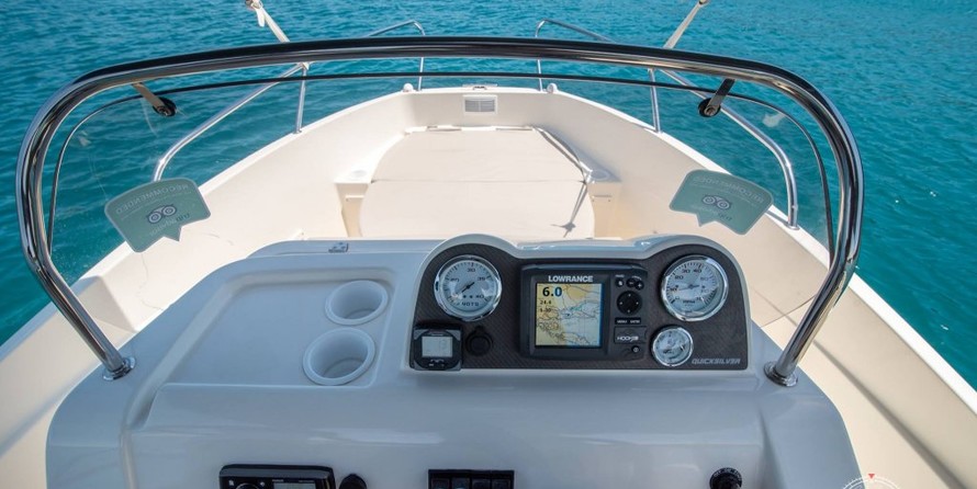 Quicksilver Activ 555 Open