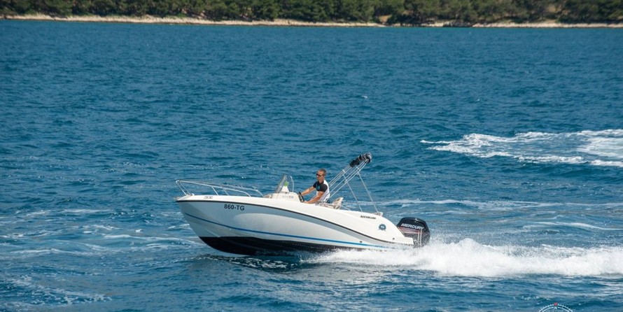 Quicksilver Activ 555 Open