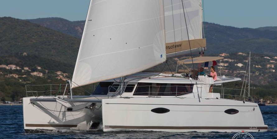 Fountaine Pajot Helia 44