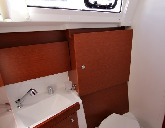 Beneteau Oceanis 38.1