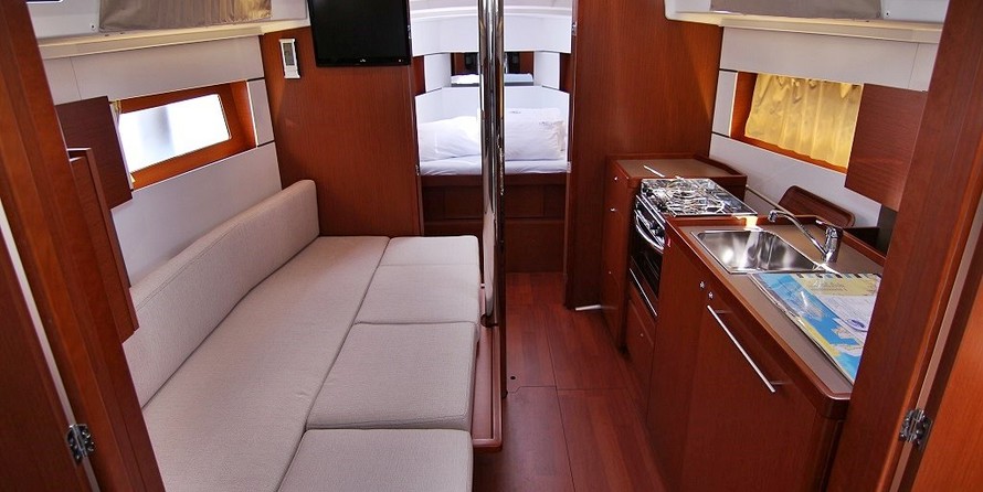 Beneteau Oceanis 38.1