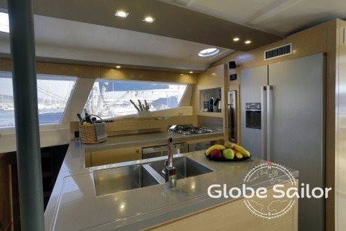 Fountaine Pajot Sanya 57