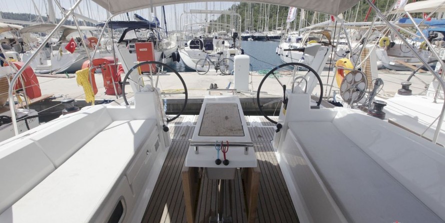 Beneteau Oceanis 38.1